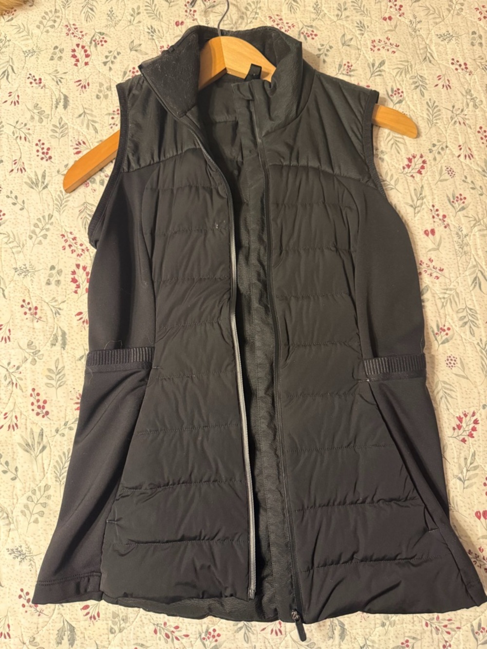 Lululemon Women's Black Quilted Sleeveless Vest